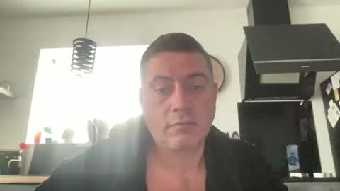 guil0 online show from 8, 11, 2025