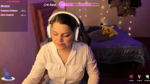 Hello Im Julieta Im 25 years old welcome to my room have fun and be happy. online show from 19, 1, 2025