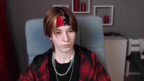 guitarandangell online show from 5, 1, 2026