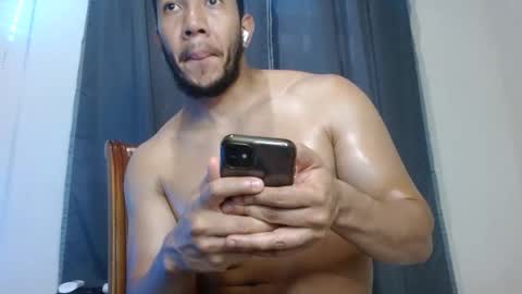 Snapshot of gurushake chatting on 16, 1, 2026 holl latino online show from 16, 1, 2026