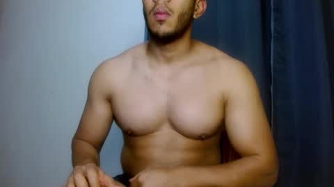 Snapshot of gurushake chatting on 1, 2, 2026 holl latino online show from 1, 2, 2026