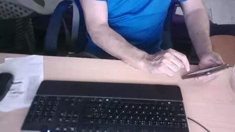 Snapshot of gusanito_enano chatting on 6, 5, 2026 gusanito_enano online show from 6, 5, 2026