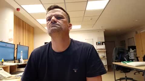 Snapshot of guschidick chatting on 8, 11, 2025 guschidick online show from 8, 11, 2025