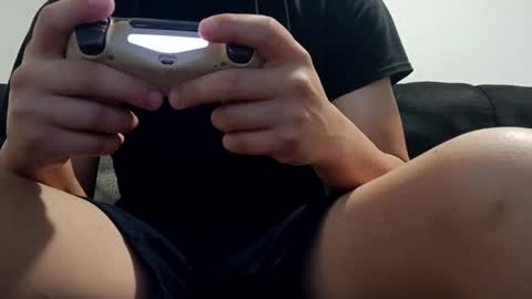 Snapshot of guts_san chatting on 5, 10, 2025 guts_san online show from 5, 10, 2025