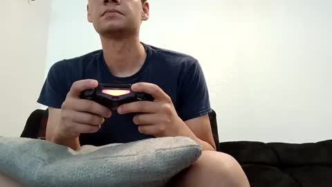 Snapshot of guts_san chatting on 12, 10, 2025 guts_san online show from 12, 10, 2025