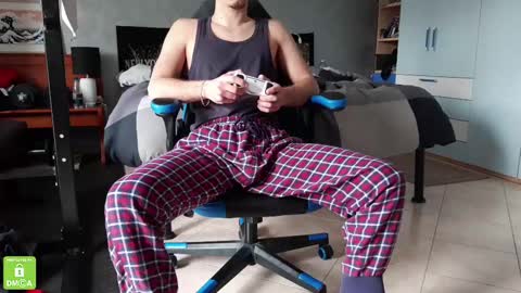 Snapshot of guy2015big chatting on 12, 2, 2025 Flo online show from 12, 2, 2025