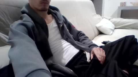 Snapshot of guy2015big chatting on 25, 11, 2025 Flo online show from 25, 11, 2025