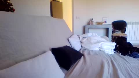 Snapshot of guy2015big chatting on 28, 11, 2025 Flo online show from 28, 11, 2025