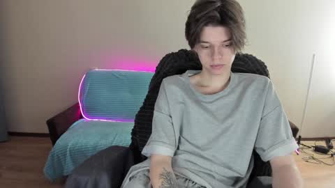 guy_liam1 online show from 4, 1, 2025