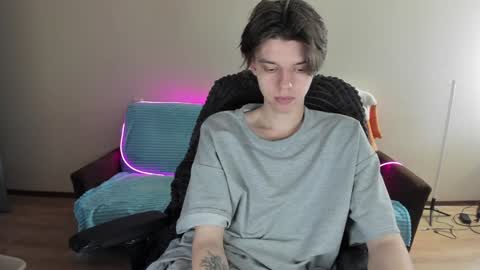 guy_liam1 online show from 5, 1, 2025