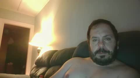 Snapshot of guynaked105 chatting on 4, 4, 2026 guynaked105 online show from 4, 4, 2026