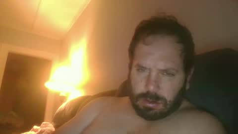 Snapshot of guynaked105 chatting on 11, 4, 2026 guynaked105 online show from 11, 4, 2026