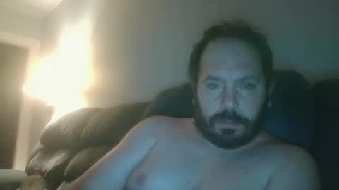 Snapshot of guynaked105 chatting on 13, 4, 2026 guynaked105 online show from 13, 4, 2026