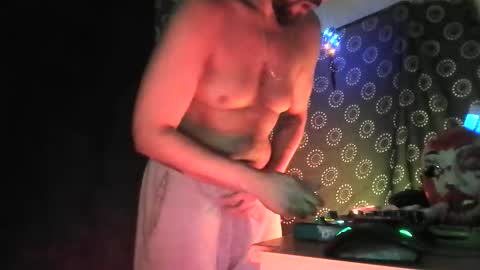 Snapshot of guyst049 chatting on 14, 10, 2025 guyst049 online show from 14, 10, 2025