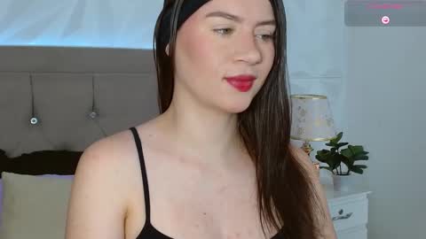 Snapshot of gwen_drew chatting on 14, 10, 2025 Gwen Drew online show from 14, 10, 2025