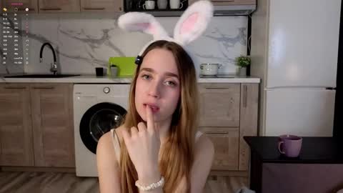 Snapshot of gwenbunn chatting on 29, 11, 2025 Julia online show from 29, 11, 2025