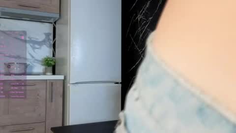 Snapshot of gwenbunn chatting on 14, 12, 2025 Julia online show from 14, 12, 2025