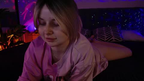 Snapshot of gwenhilton chatting on 8, 1, 2025 gwenhilton online show from 8, 1, 2025