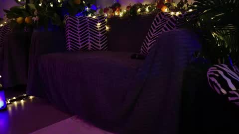 Snapshot of gwenhilton chatting on 23, 2, 2025 gwenhilton online show from 23, 2, 2025