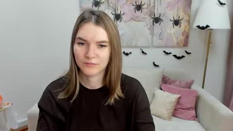 Snapshot of gwensmitt chatting on 2, 11, 2025 gwensmitt online show from 2, 11, 2025