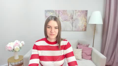Snapshot of gwensmitt chatting on 6, 11, 2025 gwensmitt online show from 6, 11, 2025