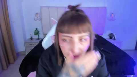 gyal_8_ online show from 30, 11, 2025