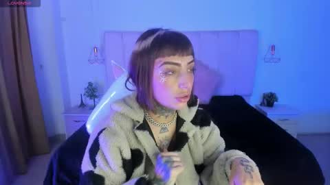 gyal_8_ online show from 23, 12, 2025