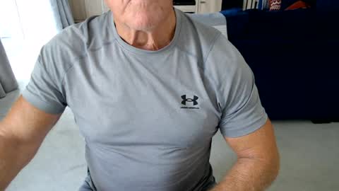 Snapshot of gymguyuk28 chatting on 17, 7, 2026 Gymguy online show from 17, 7, 2026
