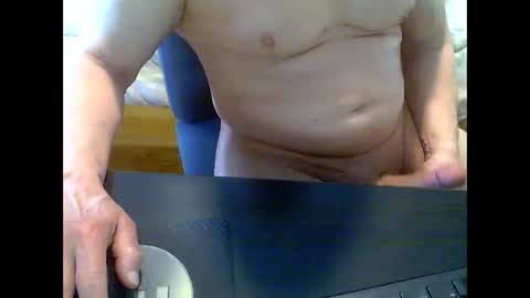 Snapshot of gymratt01 chatting on 11, 2, 2025 gymratt01 online show from 11, 2, 2025