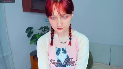 Kelly  Lilly online show from 26, 11, 2025