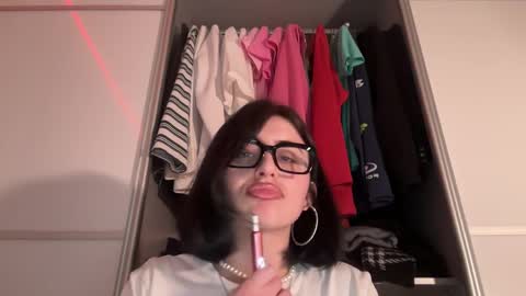 Helga online show from 5, 4, 2026