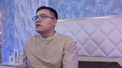 Snapshot of hades_tay chatting on 19, 12, 2025 hades online show from 19, 12, 2025