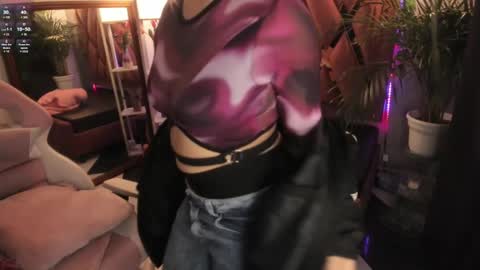 Snapshot of haelycute chatting on 3, 1, 2025 Haely online show from 3, 1, 2025