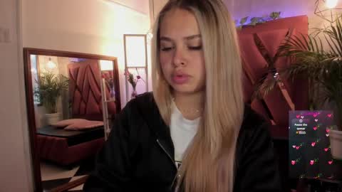 Snapshot of haelycute chatting on 4, 3, 2025 Haely online show from 4, 3, 2025