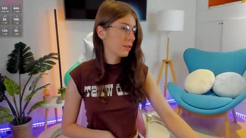 Snapshot of hailey__green chatting on 25, 4, 2026 Hailey Green online show from 25, 4, 2026
