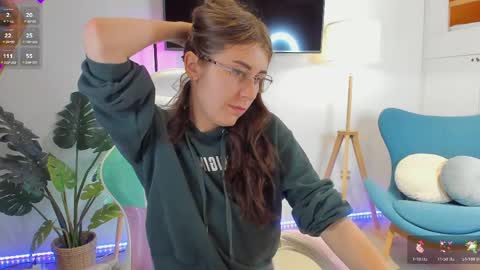 Snapshot of hailey__green chatting on 21, 5, 2026 Hailey Green online show from 21, 5, 2026