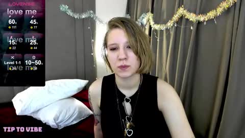 Snapshot of haileyfoxy chatting on 3, 1, 2025 Hailey online show from 3, 1, 2025