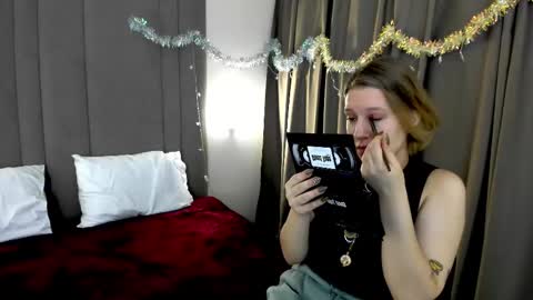 Snapshot of haileyfoxy chatting on 6, 1, 2025 Hailey online show from 6, 1, 2025