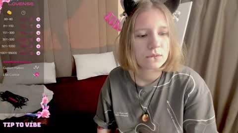 Snapshot of haileyfoxy chatting on 1, 3, 2025 Hailey online show from 1, 3, 2025