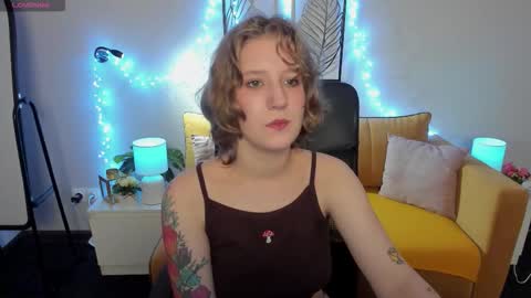 Snapshot of haileyfoxy chatting on 19, 9, 2025 Hailey online show from 19, 9, 2025