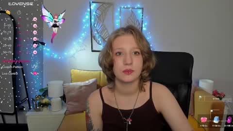 Snapshot of haileyfoxy chatting on 21, 9, 2025 Hailey online show from 21, 9, 2025