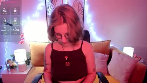 Snapshot of haileyfoxy chatting on 18, 10, 2025 Hailey online show from 18, 10, 2025