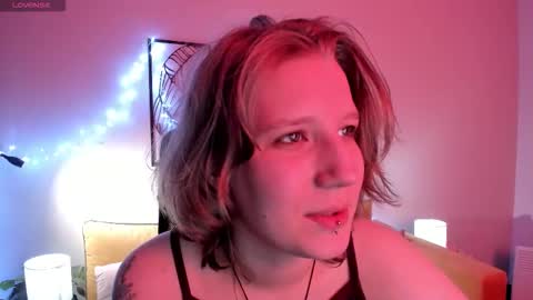 Snapshot of haileyfoxy chatting on 19, 10, 2025 Hailey online show from 19, 10, 2025