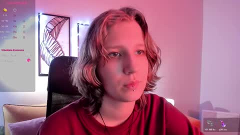 Snapshot of haileyfoxy chatting on 27, 10, 2025 Hailey online show from 27, 10, 2025