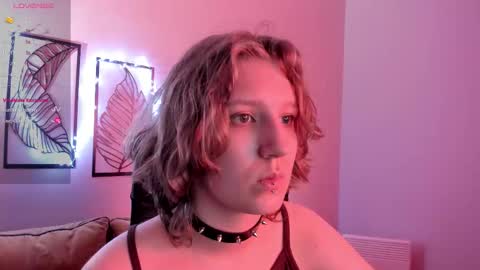 Snapshot of haileyfoxy chatting on 28, 10, 2025 Hailey online show from 28, 10, 2025