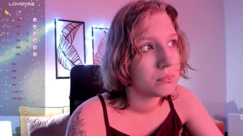 Snapshot of haileyfoxy chatting on 2, 11, 2025 Hailey online show from 2, 11, 2025