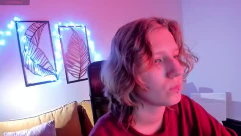 Snapshot of haileyfoxy chatting on 4, 11, 2025 Hailey online show from 4, 11, 2025