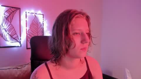 Snapshot of haileyfoxy chatting on 16, 11, 2025 Hailey online show from 16, 11, 2025