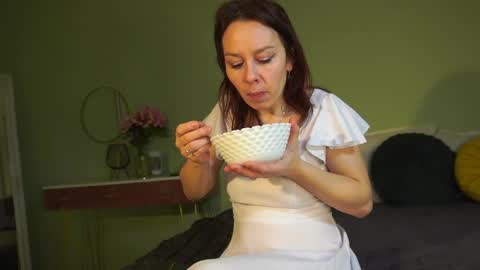 Hailey online show from 21, 2, 2025