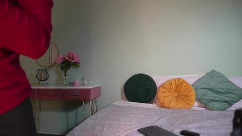 Hailey online show from 5, 3, 2025